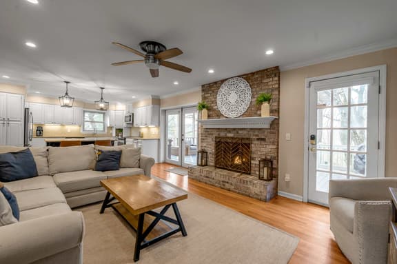 3141 Lamar Dr